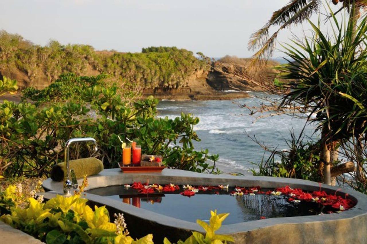 Bulung Daya Beach Villa Retreat Antasari Buitenkant foto